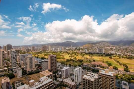 Deluxe Panoramic Mountain View Condo - 37Th Floor, Free Parking & Wifi Condo โฮโนลูลู ภายนอก รูปภาพ
