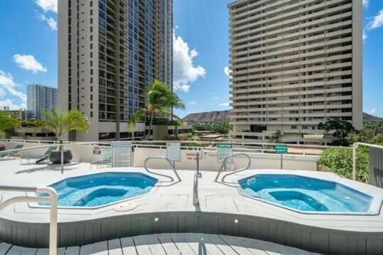 Deluxe Panoramic Mountain View Condo - 37Th Floor, Free Parking & Wifi Condo โฮโนลูลู ภายนอก รูปภาพ